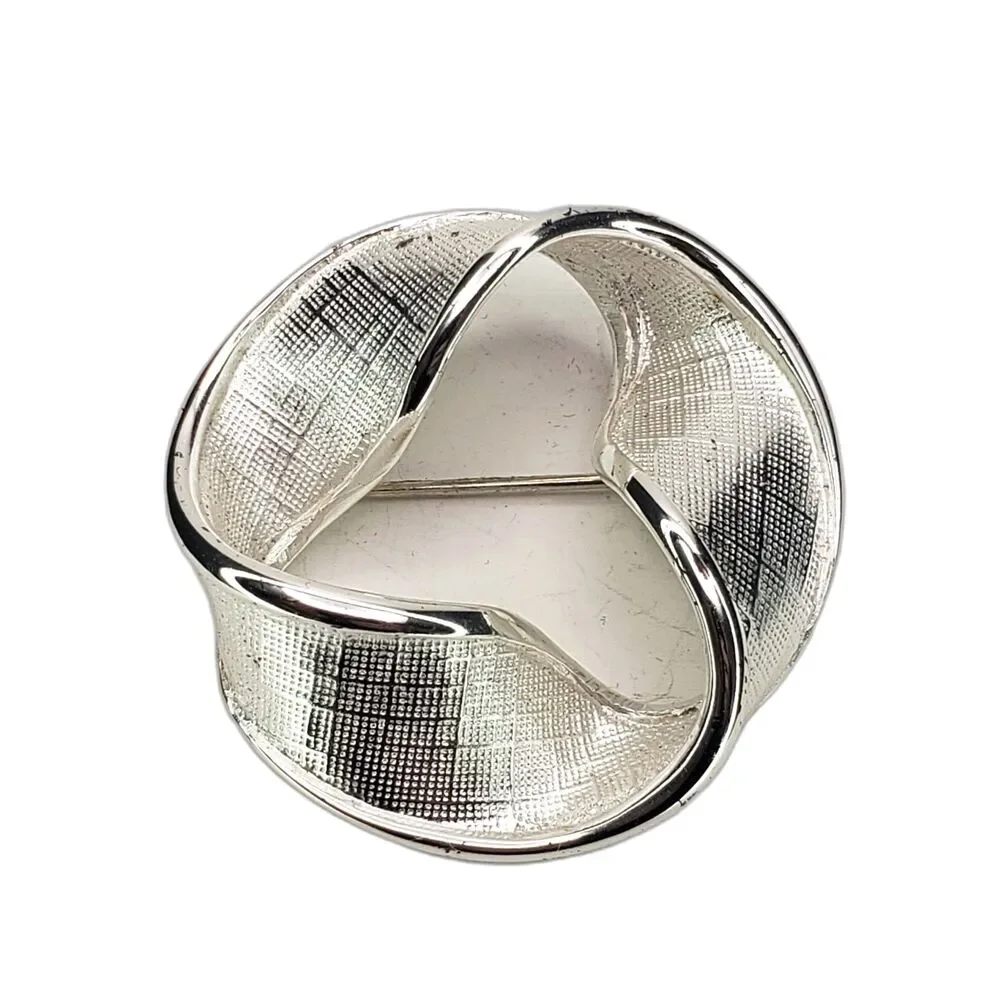 Napier Loop Ribbon Circle Pin Textured Silver Tone Brooch Original Box 1960s VTG